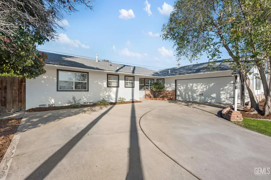2418 DRILLER AVENUE, Bakersfield, CA 93306 - Image #3