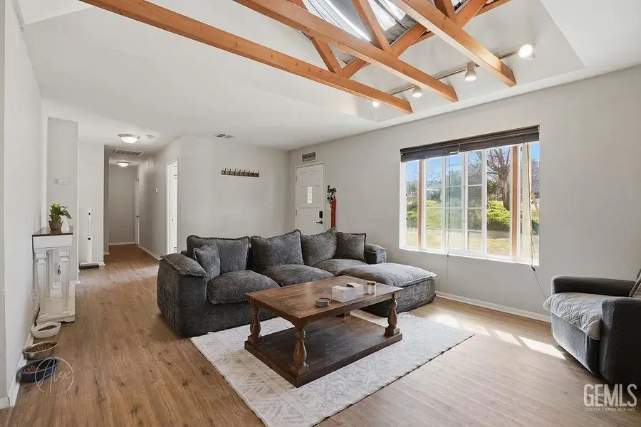 22008 TINY COURT, Tehachapi, CA 93561 - Image #3