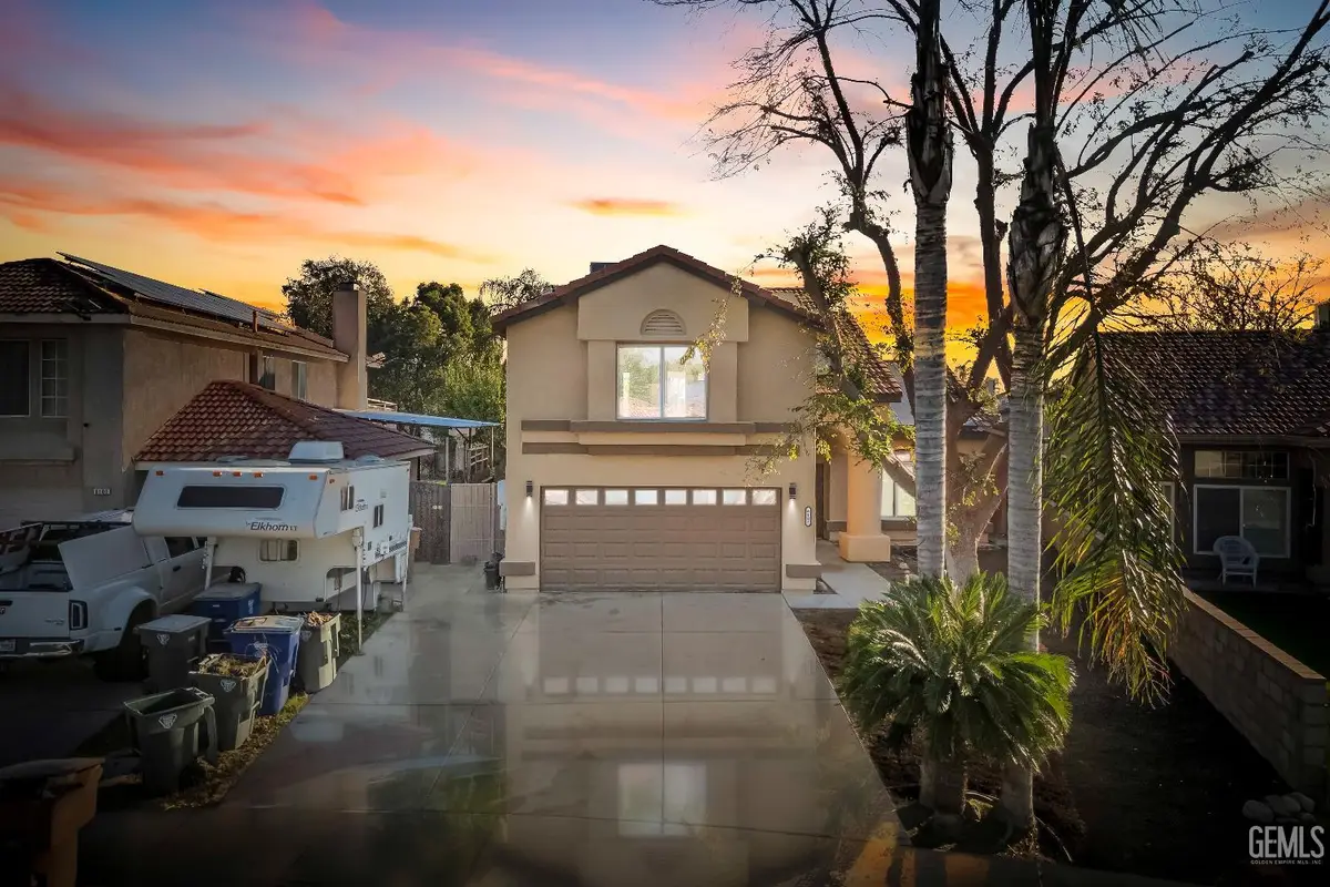 6107 CARTAGENA AVENUE, Bakersfield, CA 93313 - Image #1