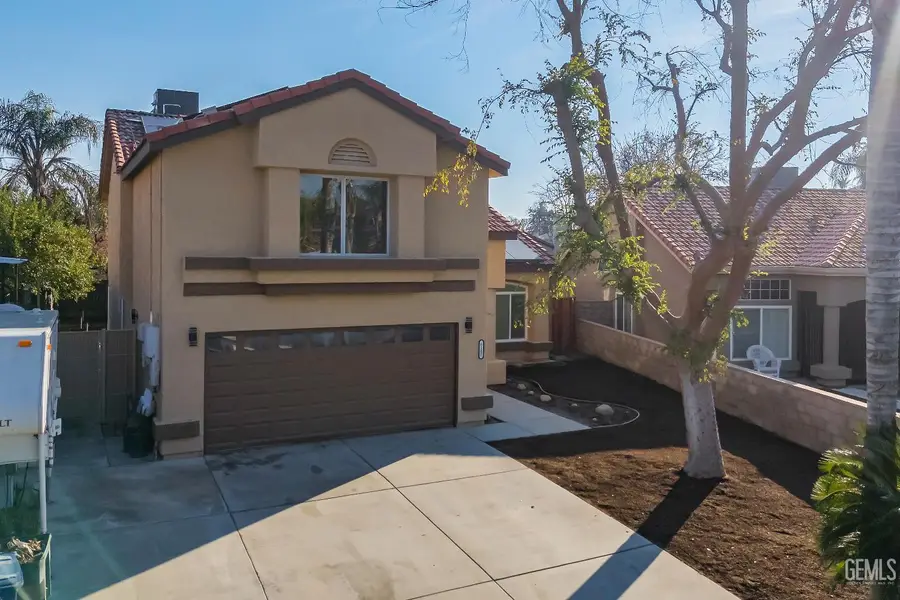 6107 CARTAGENA AVENUE, Bakersfield, CA 93313 - Image #3