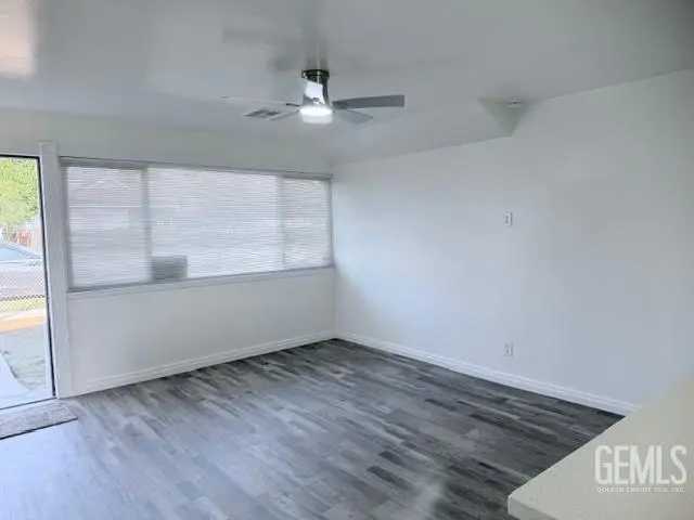 315 LINCOLN AVENUE, Bakersfield, CA 93308 - Image #3