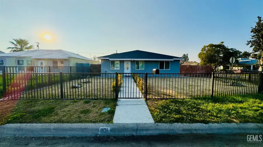 801 S OLEANDER AVENUE, Bakersfield, CA 93304 - Image #3
