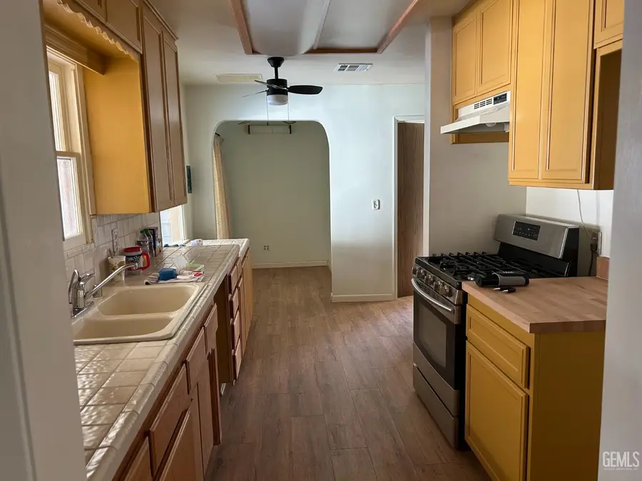 2204 BEDFORD WAY, Bakersfield, CA 93308 - Image #2