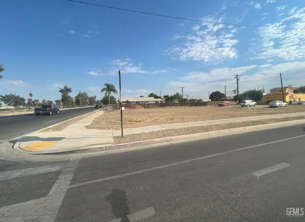 601 11TH AVENUE, Delano, CA 93215