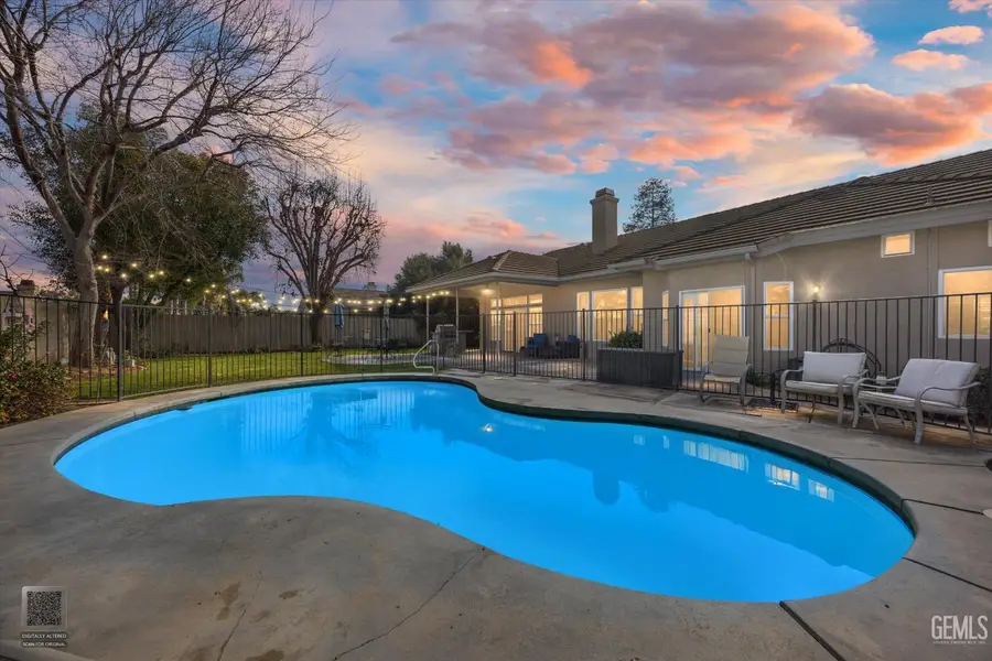 3804 SINGLETON AVENUE, Bakersfield, CA 93313 - Image #2