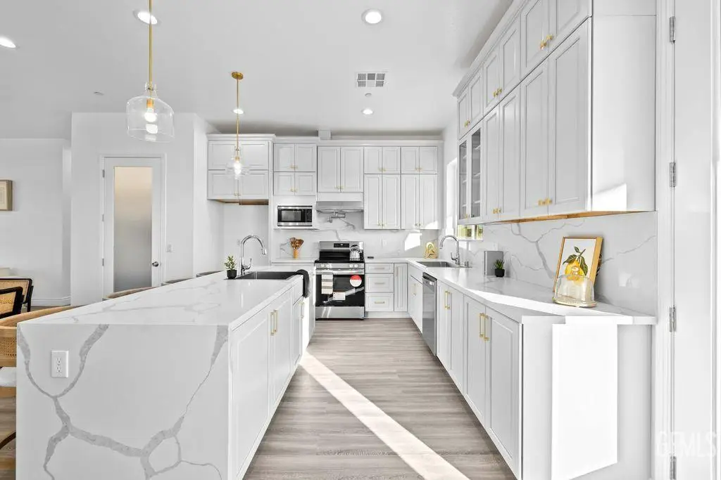 7214 W AVE A6, Lancaster, CA 93536 - Image #1