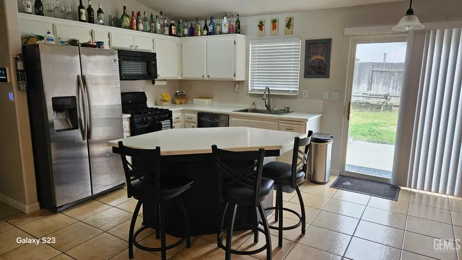 6825 HIGH PEAKS DRIVE, Bakersfield, CA 93313 - Image #3