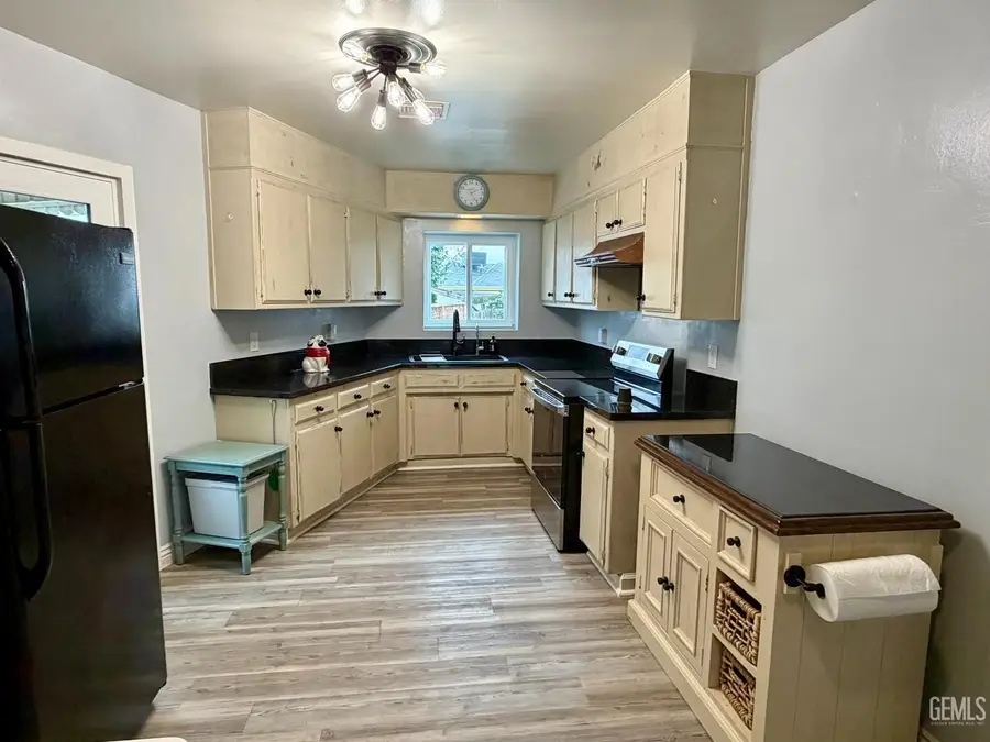 123 BEDFORD WAY, Bakersfield, CA 93308 - Image #2