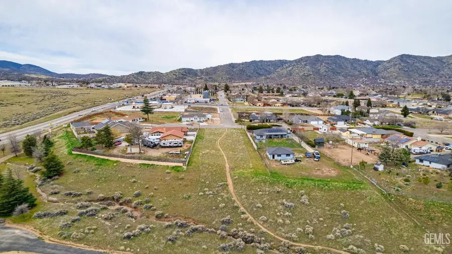 21020 ANGEL STREET, Tehachapi, CA 93561 - Image #3