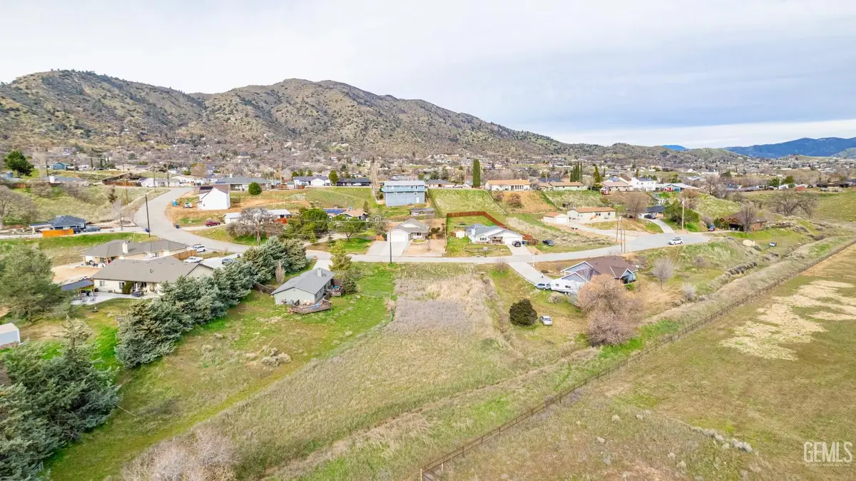 20816 CREST DRIVE, Tehachapi, CA 93561 - Image #1