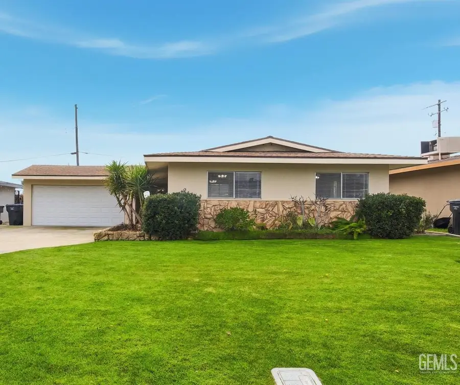 909 DWINA AVENUE, Bakersfield, CA 93308 - Image #2