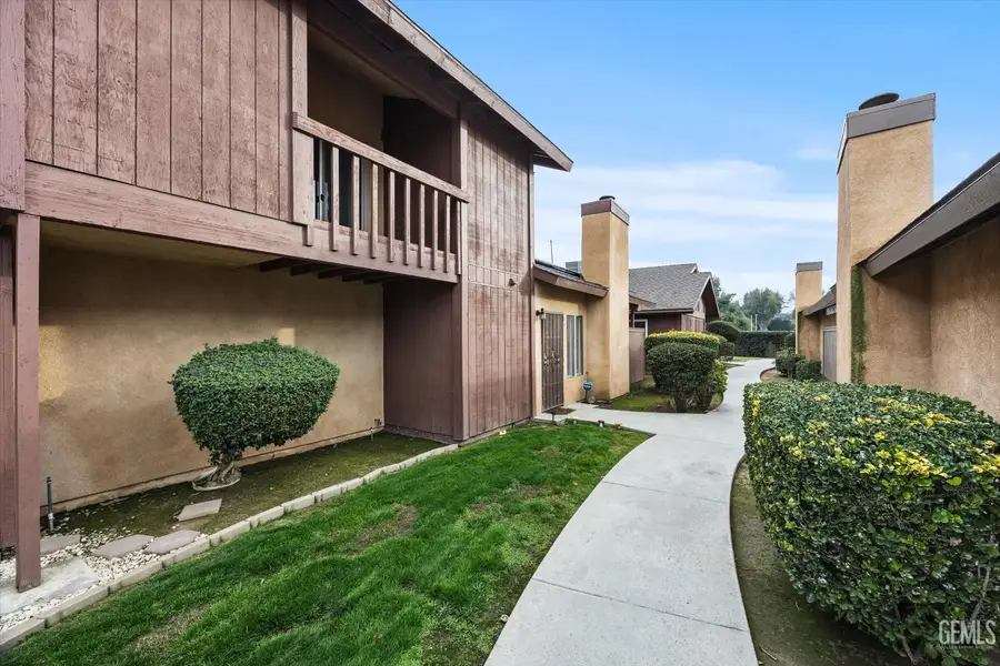 5551 MIDSUMMER DRIVE #E, Bakersfield, CA 93308 - Image #2