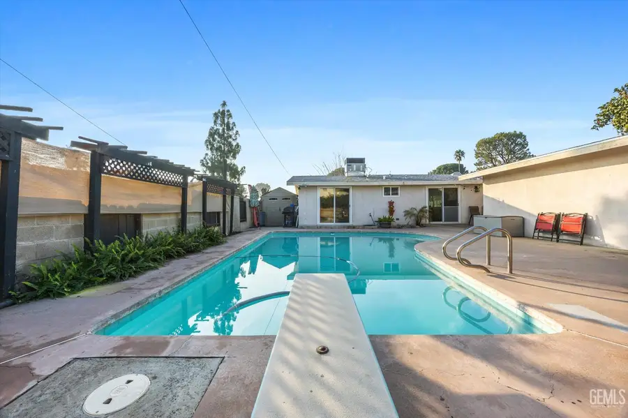 2807 WENATCHEE AVENUE, Bakersfield, CA 93306 - Image #2