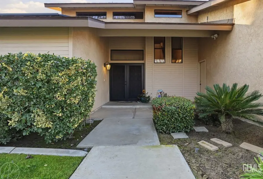 2200 EL PORTAL DR #34, Bakersfield, CA 93309 - Image #2