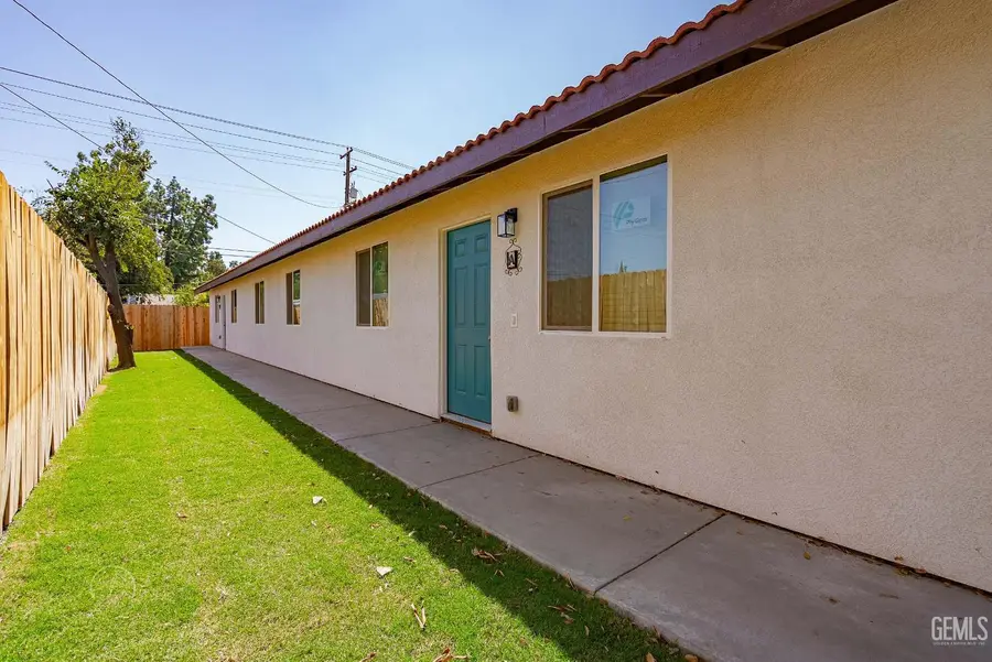 216 E BELLE AVENUE, Bakersfield, CA 93308 - Image #2