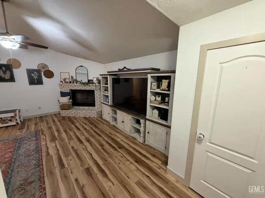 608 ORCHID DRIVE, Bakersfield, CA 93308 - Image #3