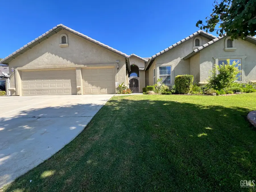 3205 PETITE SIRAH STREET, Bakersfield, CA 93306 - Image #3