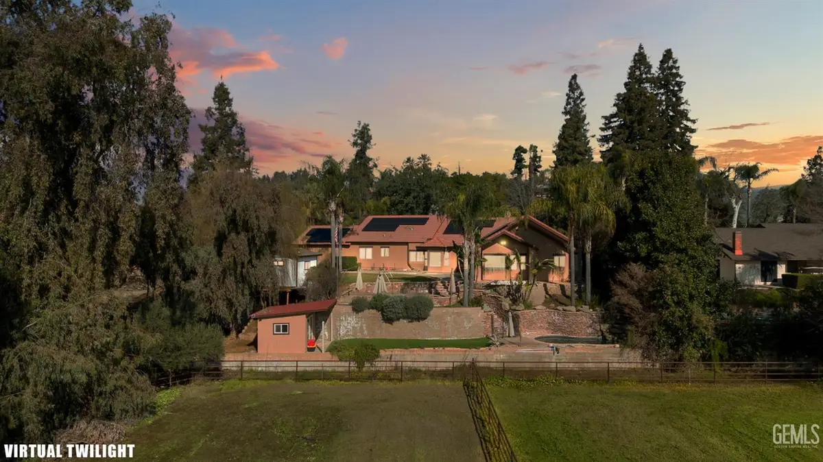 915 S STRATHMORE AVENUE, Lindsay, CA 93274 - Image #1