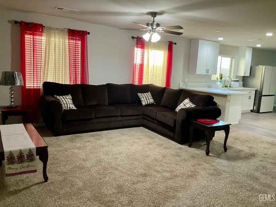 1836 WALNUT DRIVE, Arvin, CA 93203 - #2