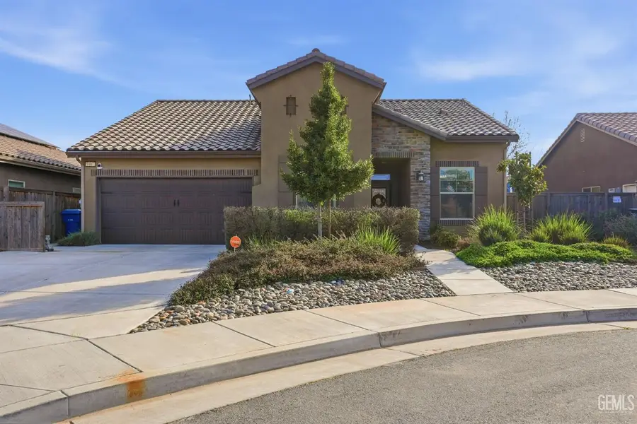 9407 LAURELWOOD COURT, Shafter, CA 93263 - Image #2