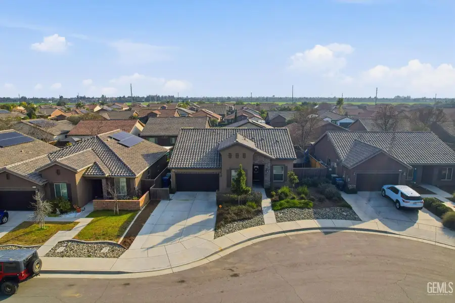 9407 LAURELWOOD COURT, Shafter, CA 93263 - Image #3