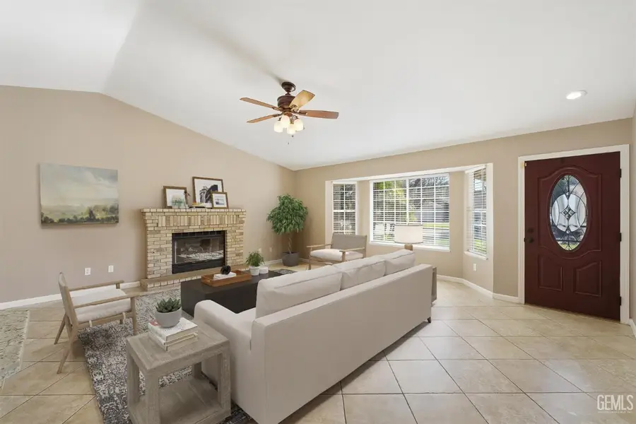 516 SUN ROSE AVENUE, Bakersfield, CA 93308 - Image #3