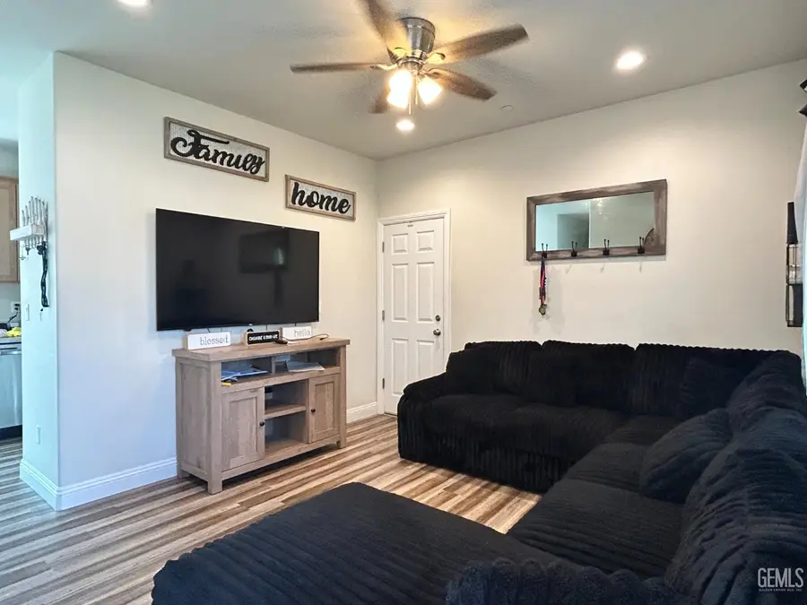 927 5TH STREET, Wasco, CA 93280 - Image #3