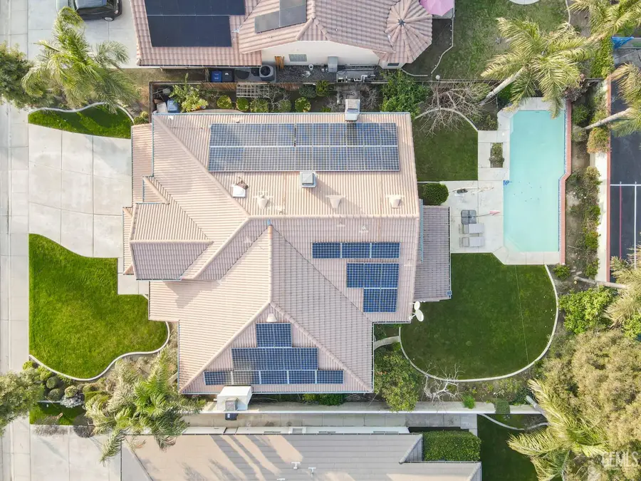 10906 ROSSLYN LANE, Bakersfield, CA 93311 - Image #2