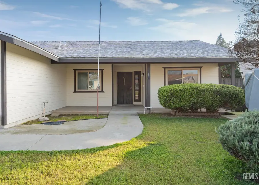 1253 W JEAN AVENUE, Porterville, CA 93257 - Image #3