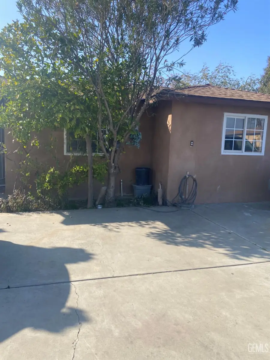 704 S WILLIAMS STREET, Bakersfield, CA 93307 - #2