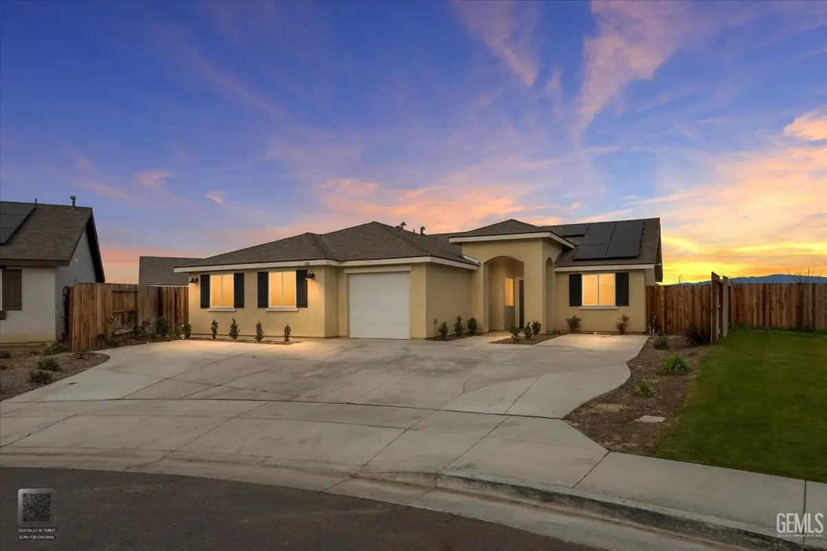 820 BEACONSFIELD COURT, Bakersfield, CA 93307 - #1