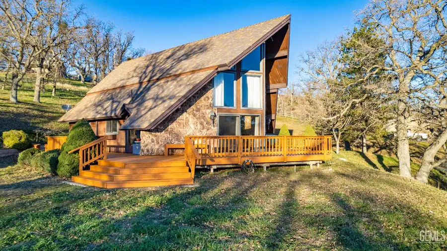 24450 OAKTREE COURT, Tehachapi, CA 93561 - #2