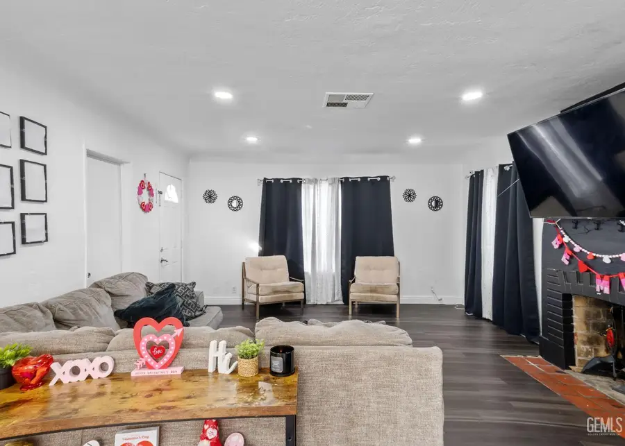 2019 BRUNDAGE LANE, Bakersfield, CA 93304 - #3