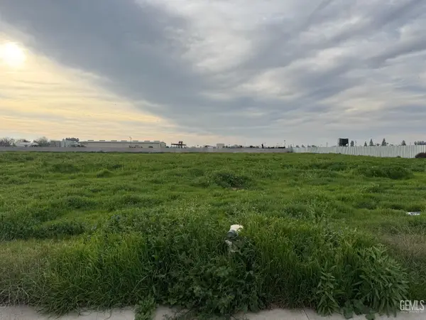 121 S BEECH AVENUE, Shafter, CA 93263