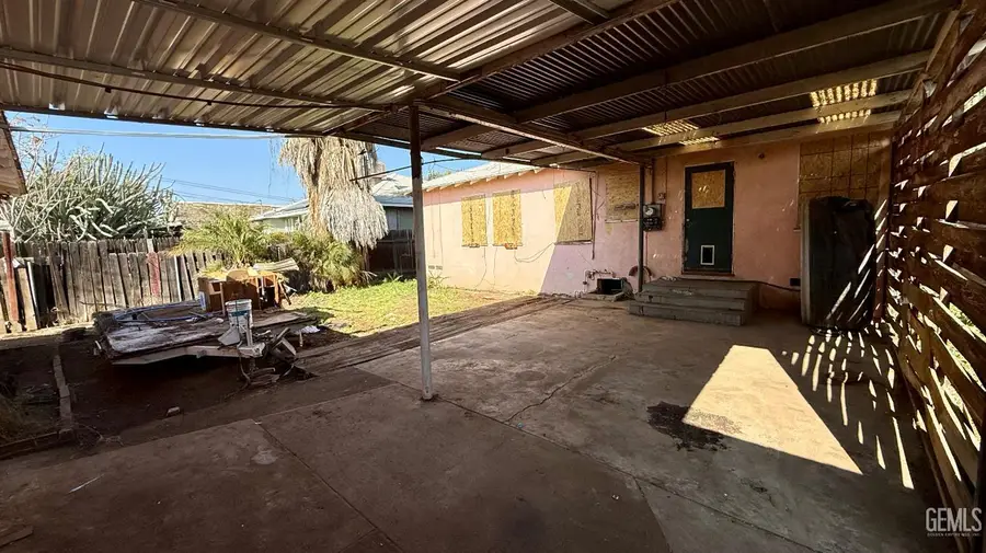 515 WOODROW AVENUE, Bakersfield, CA 93308 - #2