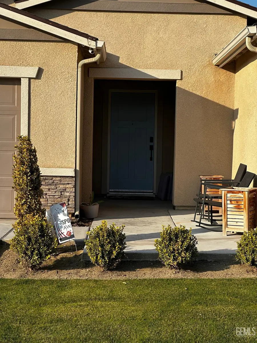 5918 ESMERELDA AVENUE, Bakersfield, CA 93313 - #2