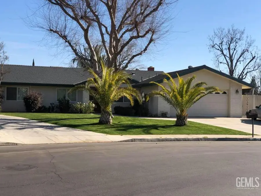 1304 MANNING STREET, Bakersfield, CA 93309 - #2