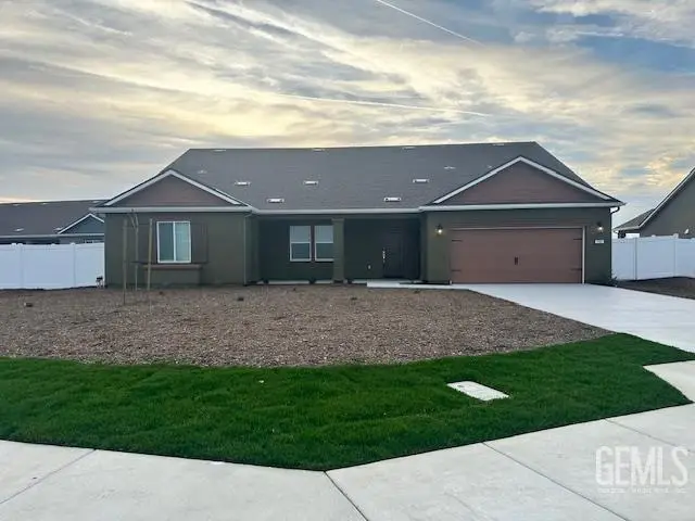 703 MAHOGANY DRIVE, Shafter, CA 93263 - Image #1