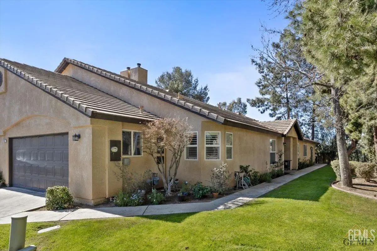 2323 EASTHILLS DRIVE #25, Bakersfield, CA 93306 - Image #1