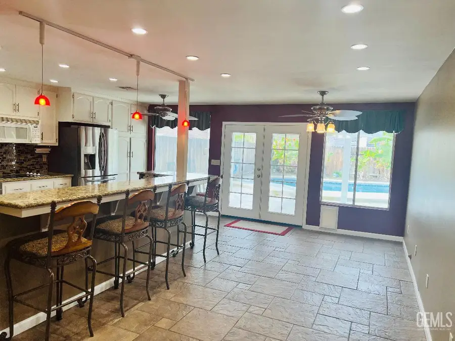 5205 SECRETARIAT, Bakersfield, CA 93312 - #3