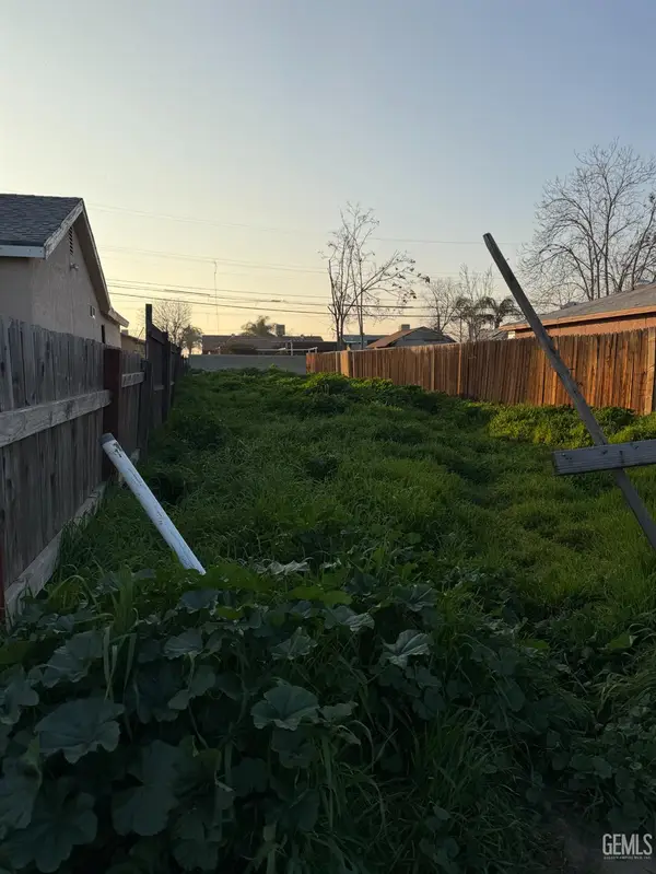 110 S OWENS STREET, Bakersfield, CA 93307