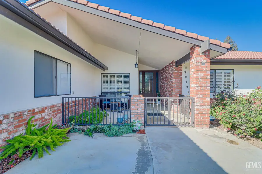 6413 GINA COURT, Bakersfield, CA 93308 - #2