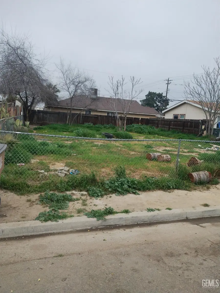 904 CURTIS DRIVE, Bakersfield, CA 93307 - #3