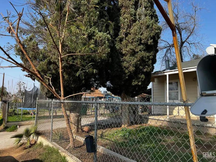2608 LAKE STREET, Bakersfield, CA 93306 - #2