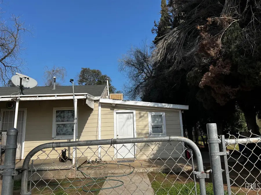 2608 LAKE STREET, Bakersfield, CA 93306 - #3