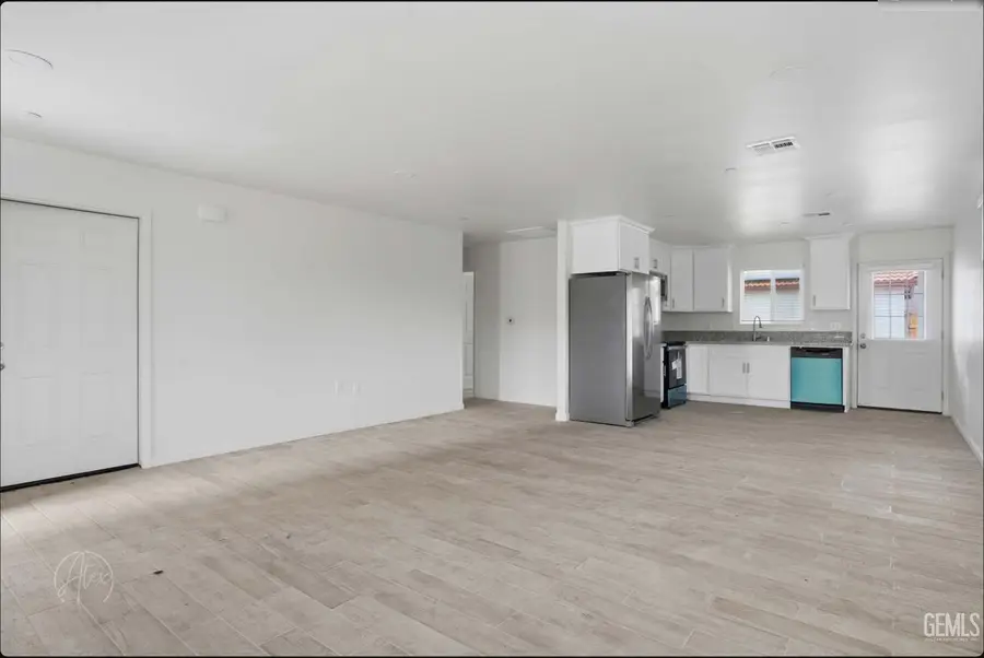 321 E I STREET, Tehachapi, CA 93561 - #2