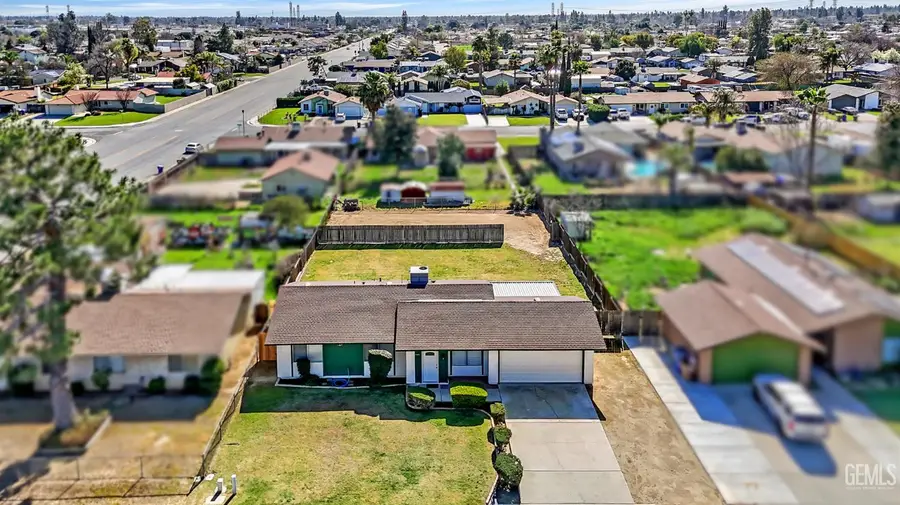 10505 MICHELE AVENUE, Bakersfield, CA 93312 - #3