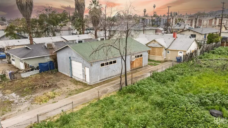 1322 QUINCY STREET, Bakersfield, CA 93305 - #2