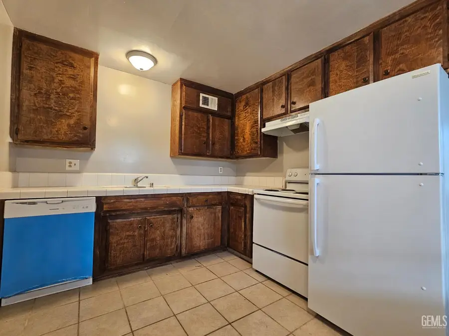 2711 HOLLYHOCK LANE, Bakersfield, CA 93309 - #2