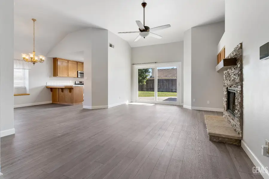 10005 MARK TWAIN AVENUE, Bakersfield, CA 93312 - #2